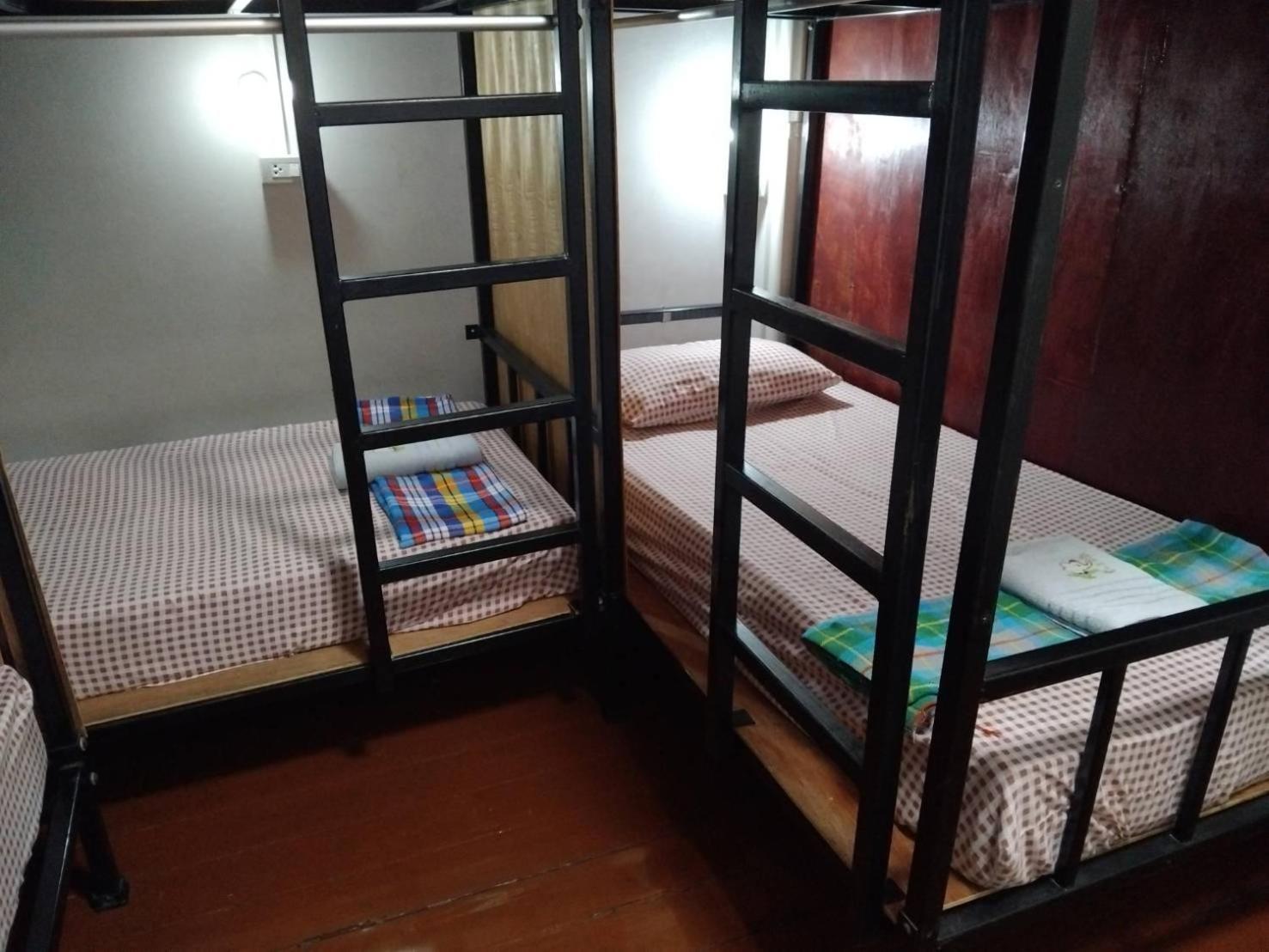 Amazing Khaosan Hostel Бангкок Экстерьер фото